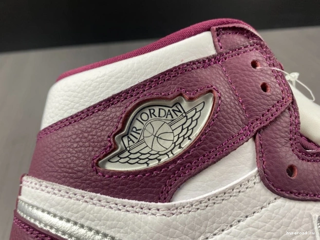 1 High OG Bordeaux 555088-611 Air Jordan 0630